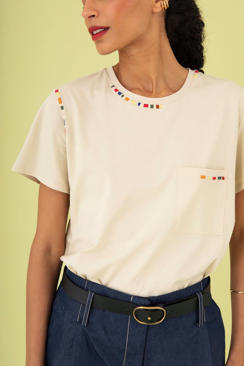 Camiseta Confete Areia