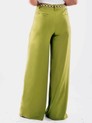 Calça Flare com Nervuras e Cinto Elos Dourados Verde Matcha