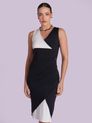 Vestido Drapeado Sem Manga com Detalhe Lateral Preto e Branco