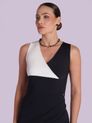 Vestido Drapeado Sem Manga com Detalhe Lateral Preto e Branco