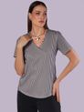 Blusa com Manga e Decote V Preta e Branca