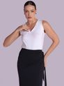 Regata Decote V em Tecido Fluity Branco