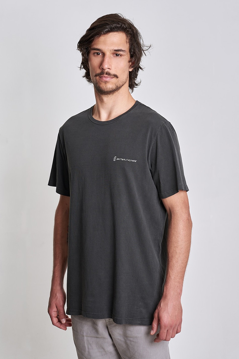 Camiseta Austral Leafs III Preto Old