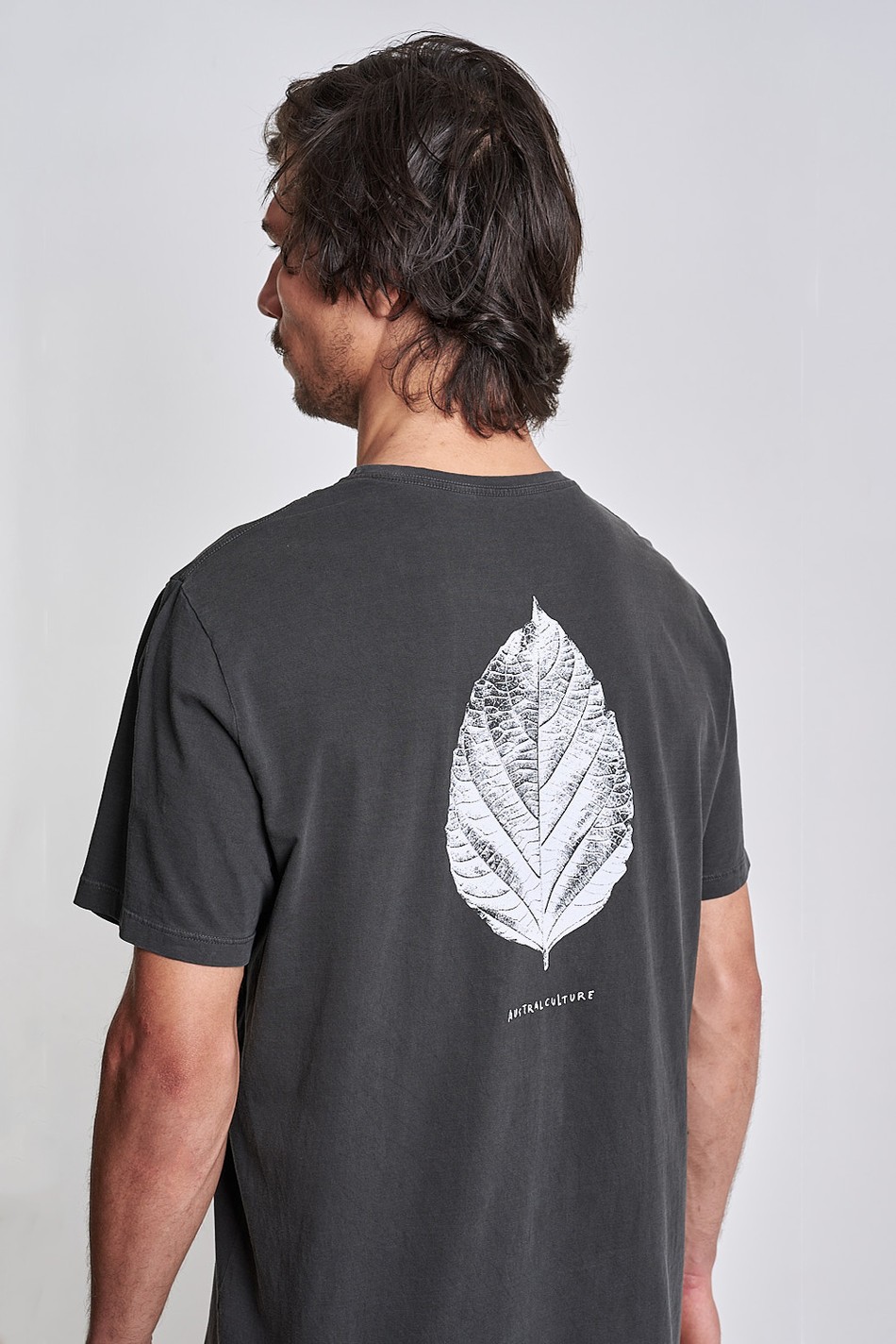 Camiseta Austral Leafs III Preto Old