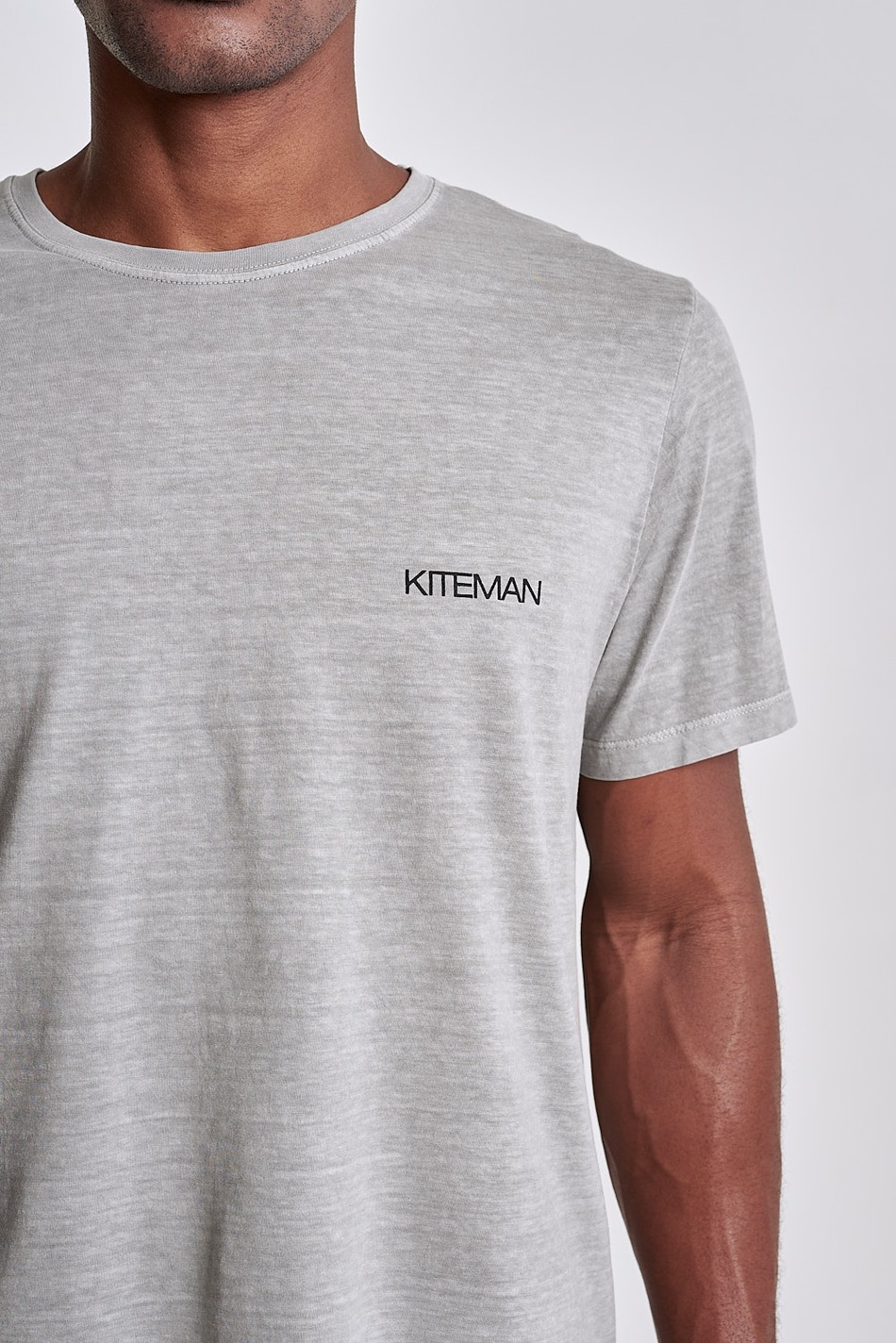 Camiseta Kiteman Cinza Claro