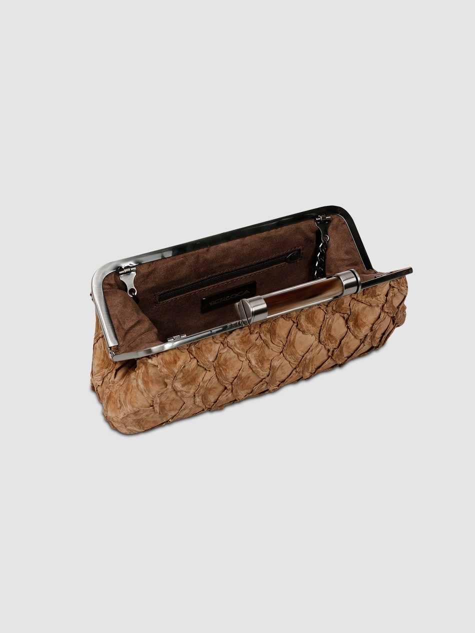 CLUTCH COMBÚ COURO PIRARUCU NUDE