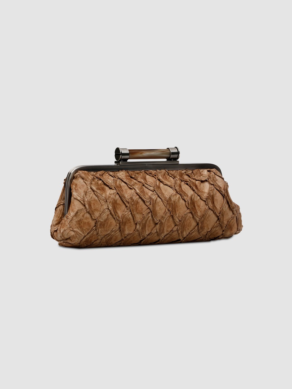 CLUTCH COMBÚ COURO PIRARUCU NUDE