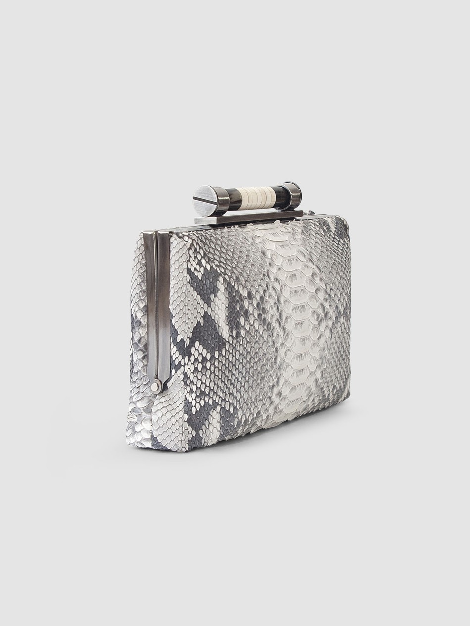 CLUTCH CASEARA COURO PYTHON BRANCO