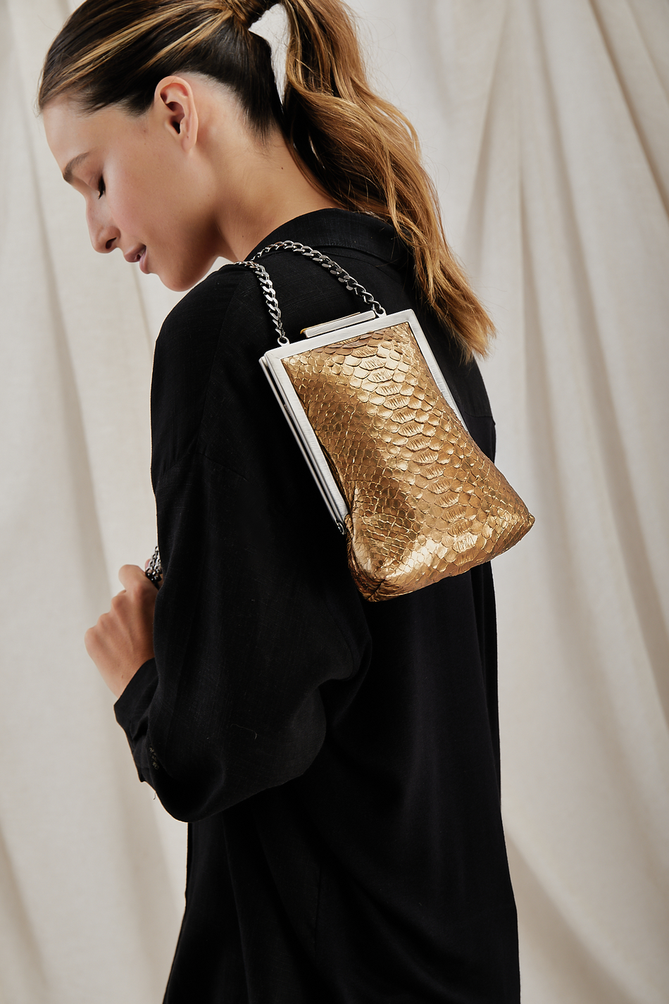 CLUTCH AFUÁ COURO PYTHON DOURADO