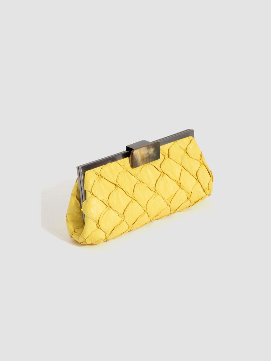 CLUTCH COTIJUBA COURO PIRARUCU AMARELO