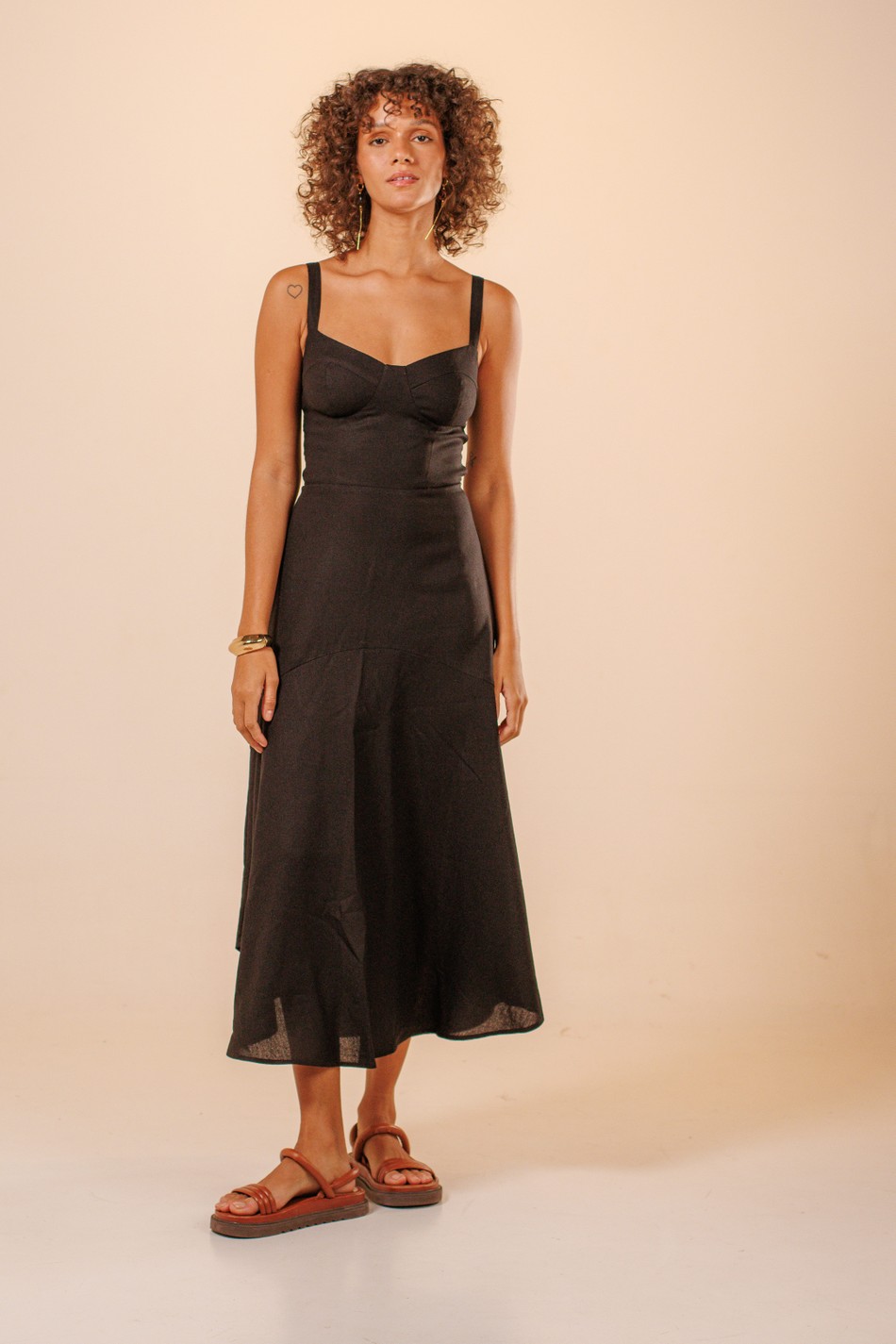 Vestido Cropped Evasê Linho Estela Preto