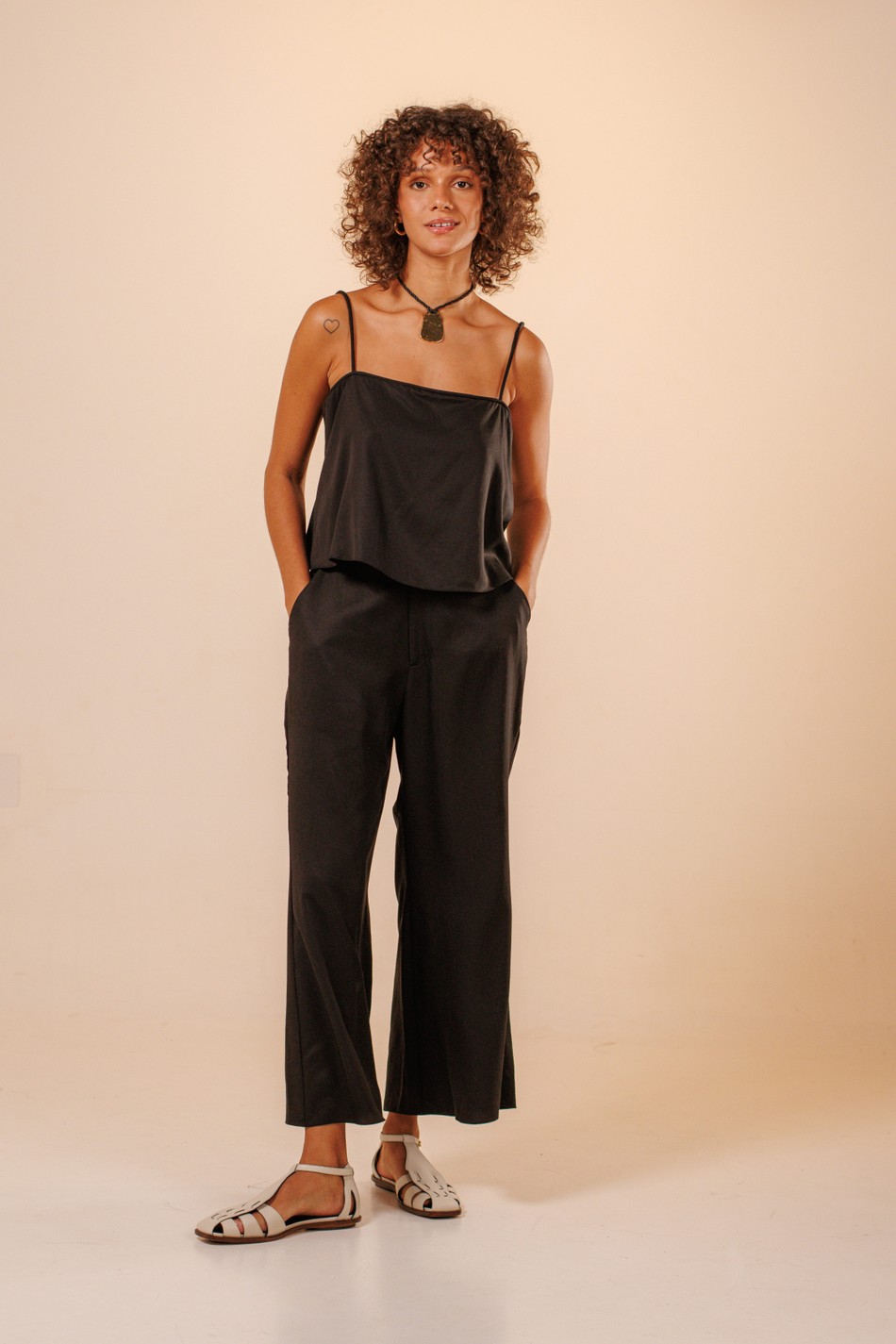 Calça Cropped Wide Leg Marília Preto