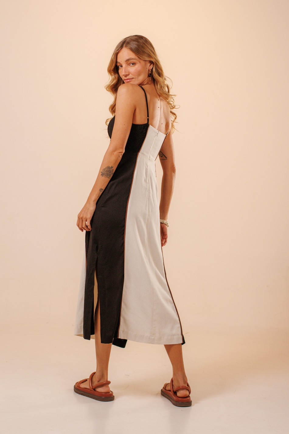 Vestido Cropped Linho Verena Color Block Off White/Preto/Marrom