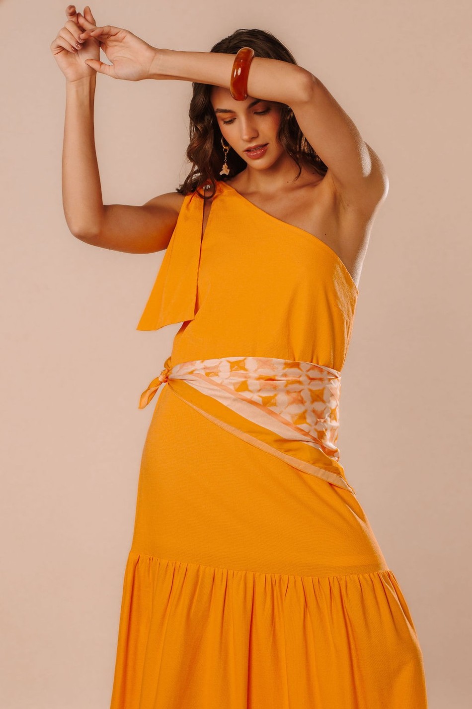 Vestido Cropped Amplo Linho Ombro Único Alina Laranja