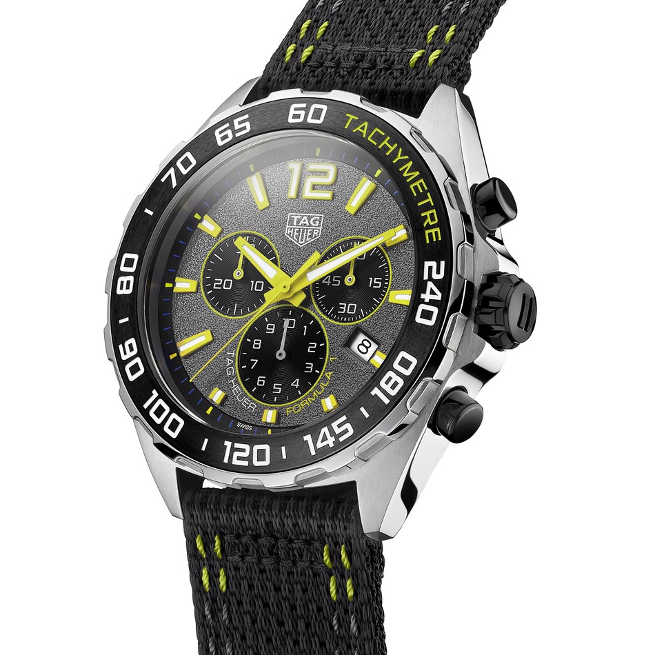 TAG Heuer Formula 1 Calibre Quartz Masculino Cinza Nylon