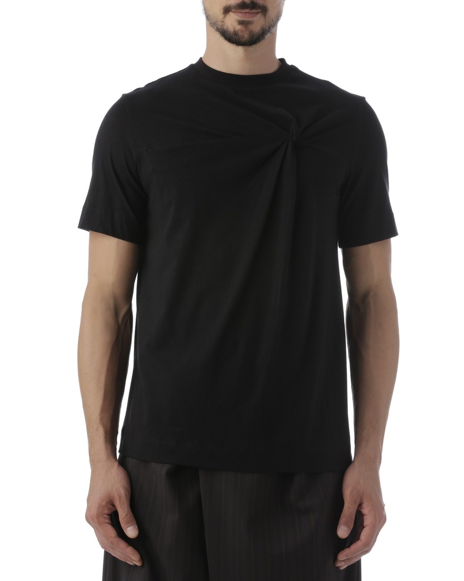 camiseta torção bolso Nando preta