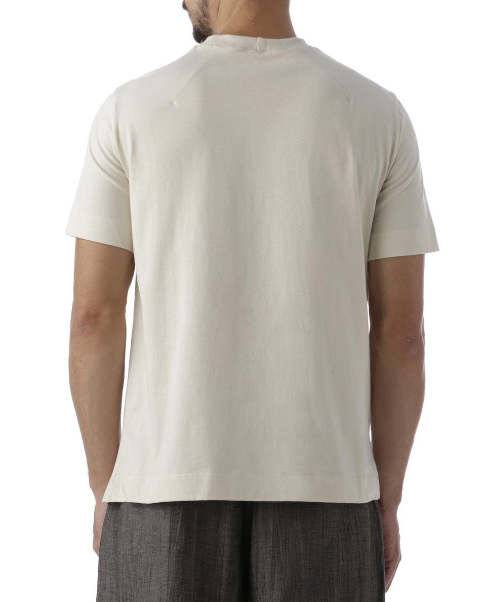 camiseta torção bolso Nando off white