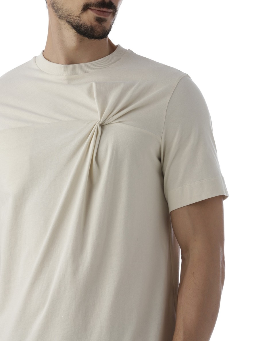 camiseta torção bolso Nando off white