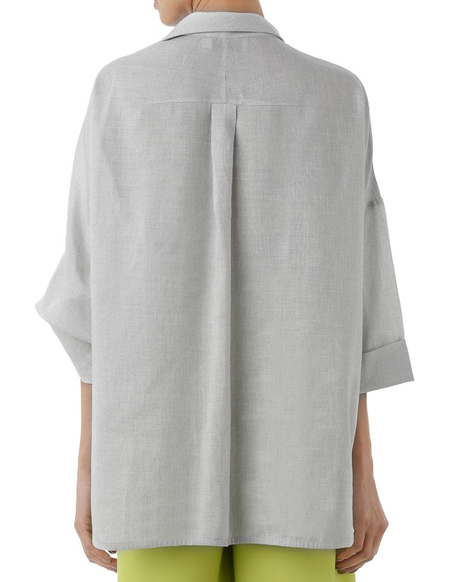Camisa vista diagonal branco listrado
