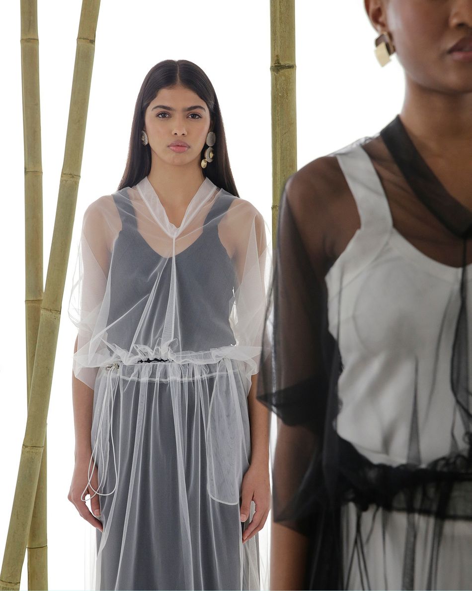 Blusa Tule Tubular Preto