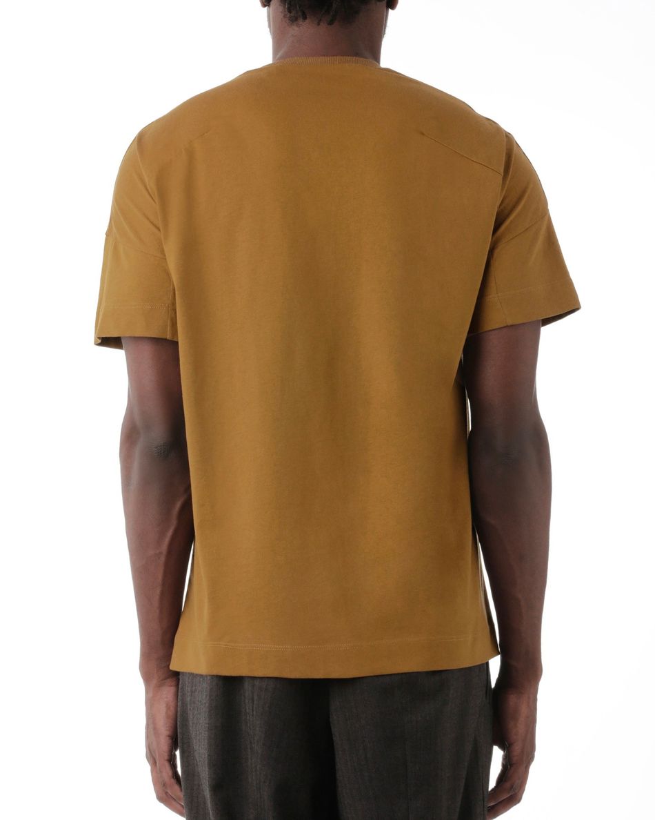 Camiseta Dois Decotes Marrom Nando