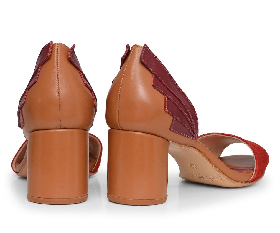Sandália Yumi - Camelo + Bordô | salto medio 6.5cm