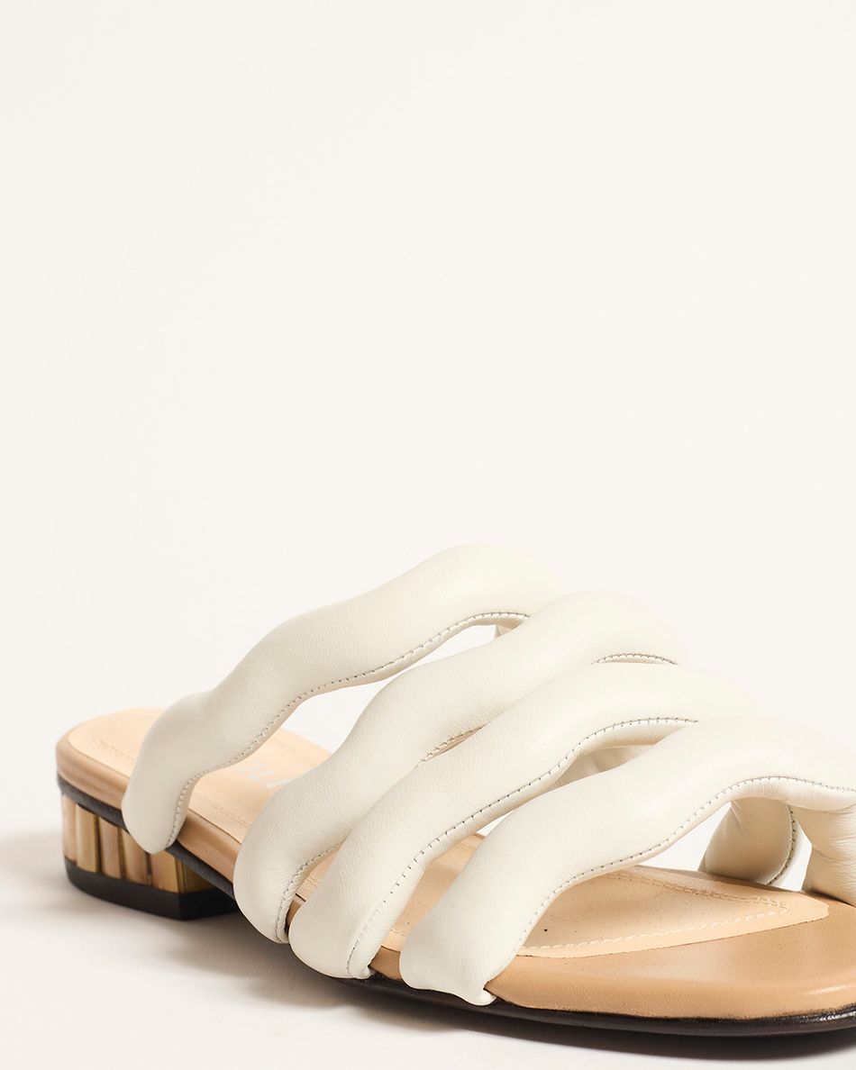 Sandália Rasteira Chloe Off White