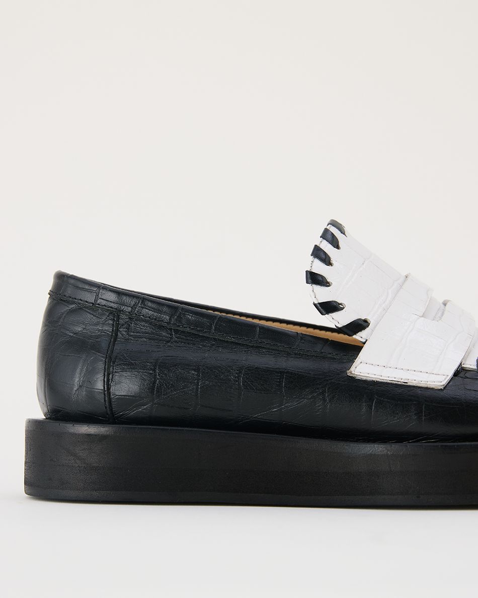 Mocassim Vanda Croco Preto e Branco