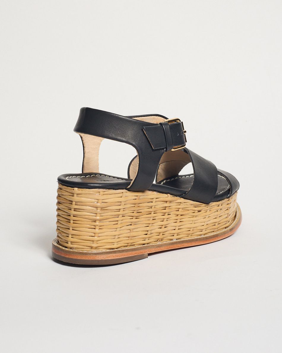 Flatform Oli Preta