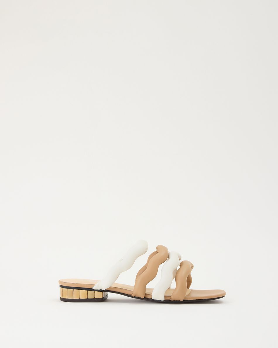 Sandália Rasteira Chloe Bege e Off White