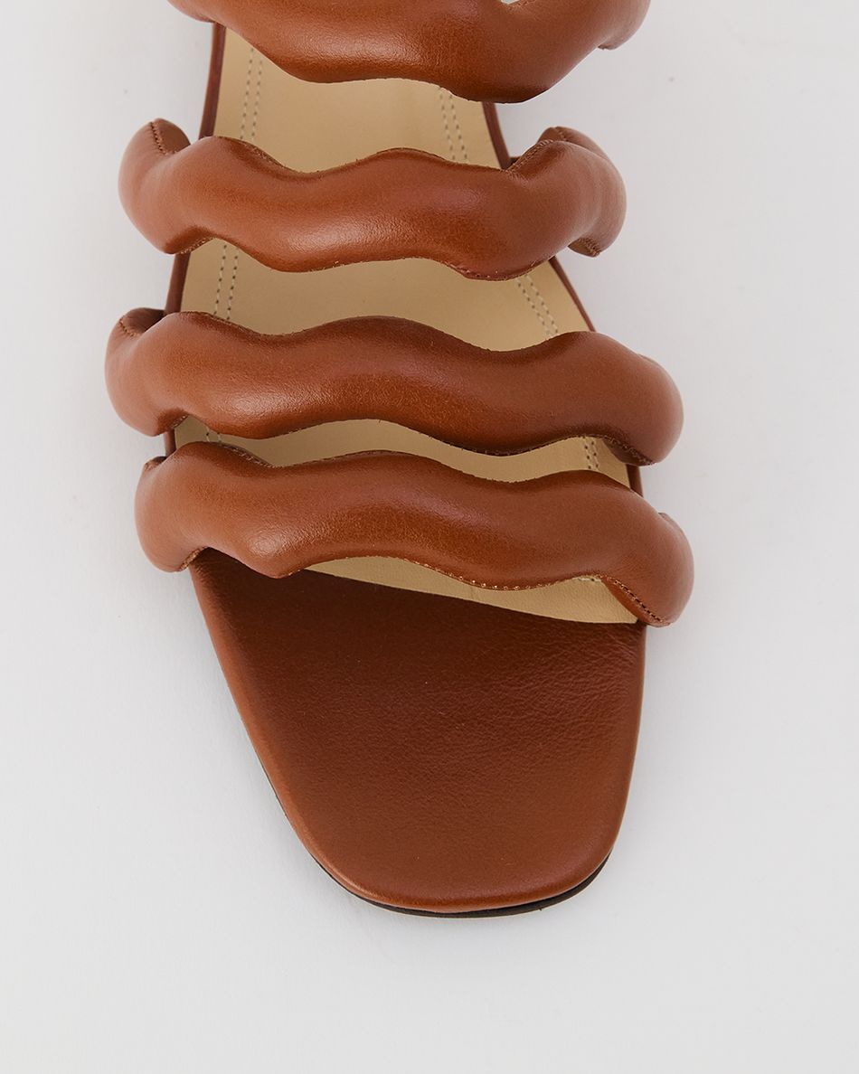 Sandália Rasteira Chloe Cognac