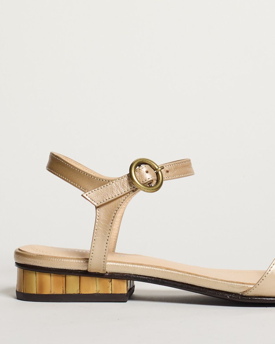 Flat Vivi Ouro
