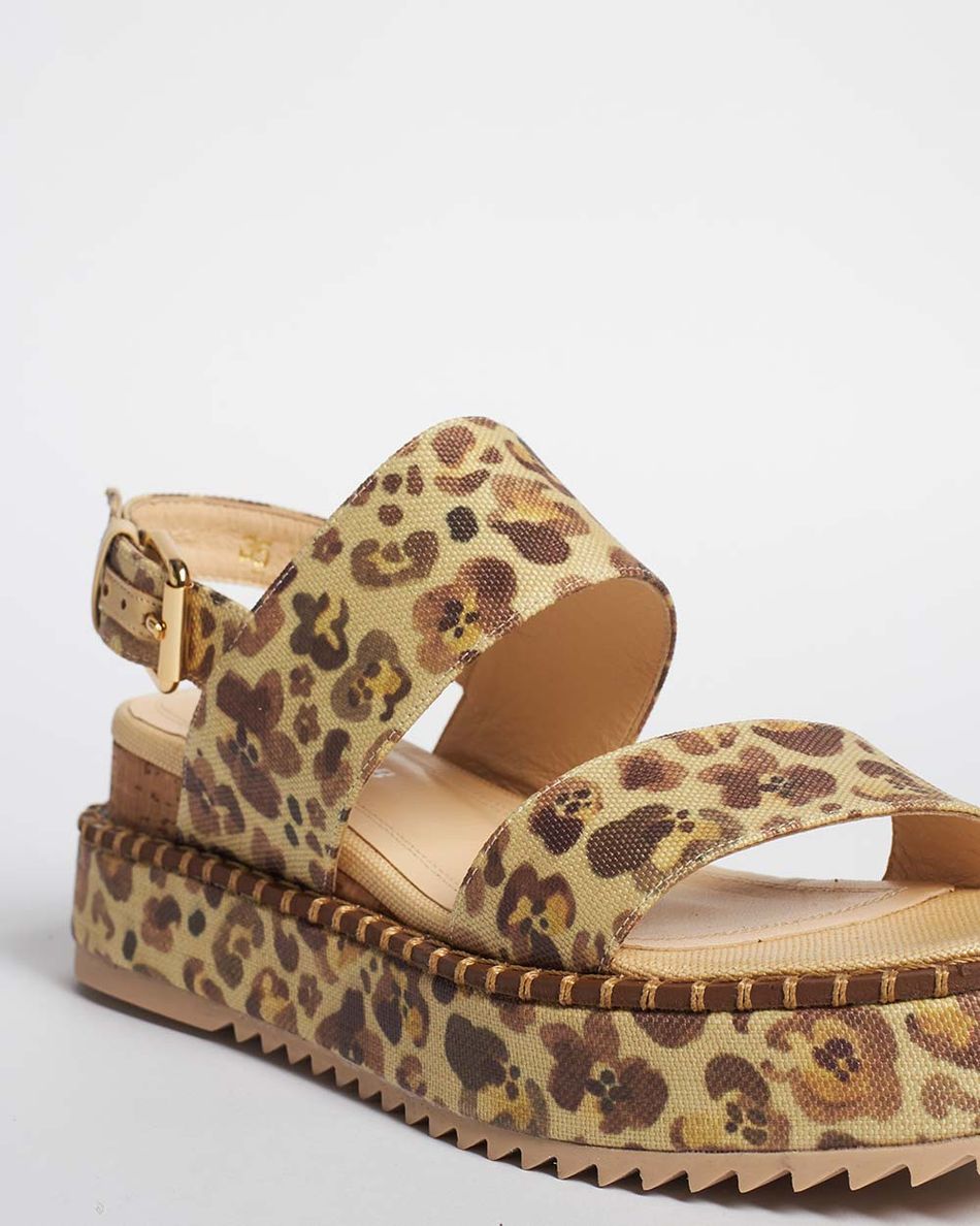 Flatform Julia Palha Onça
