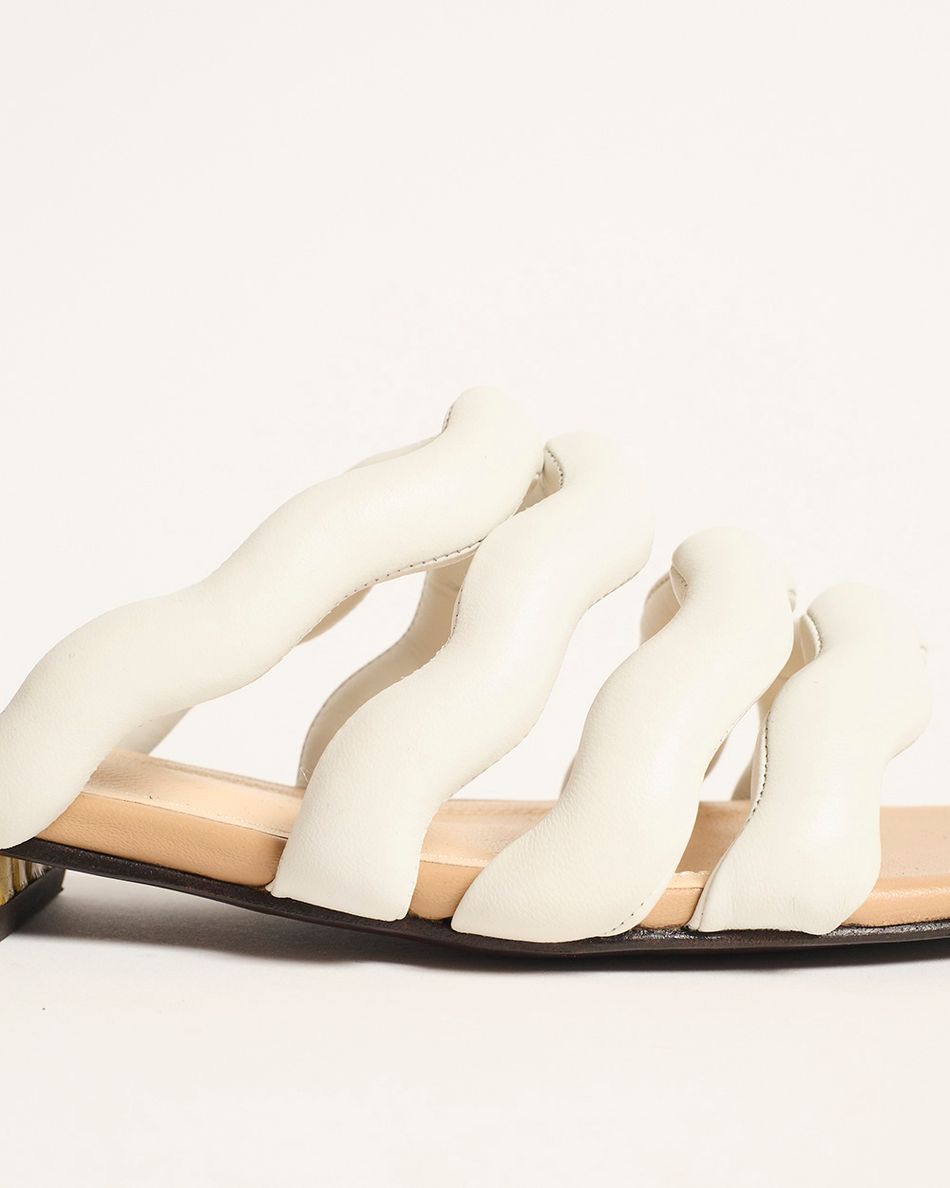 Sandália Rasteira Chloe Off White
