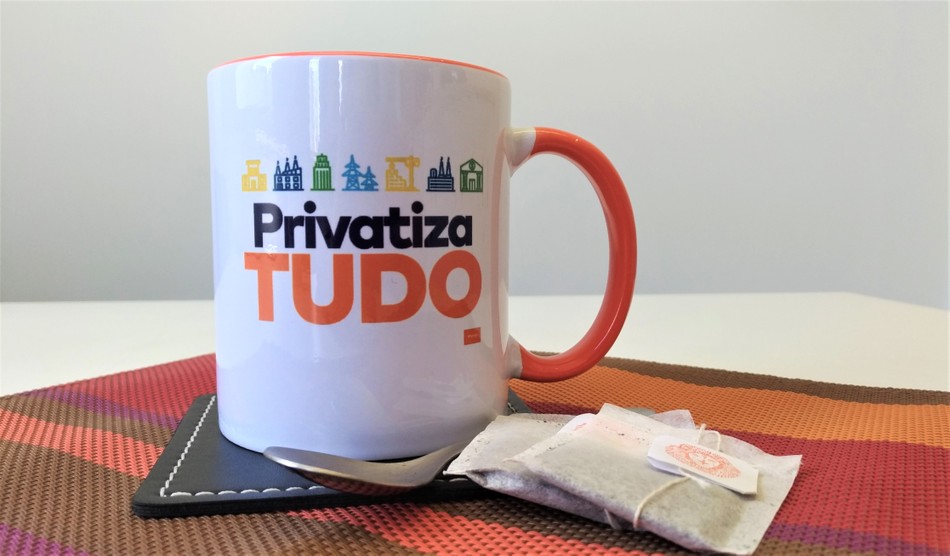 Caneca Privatiza Tudo