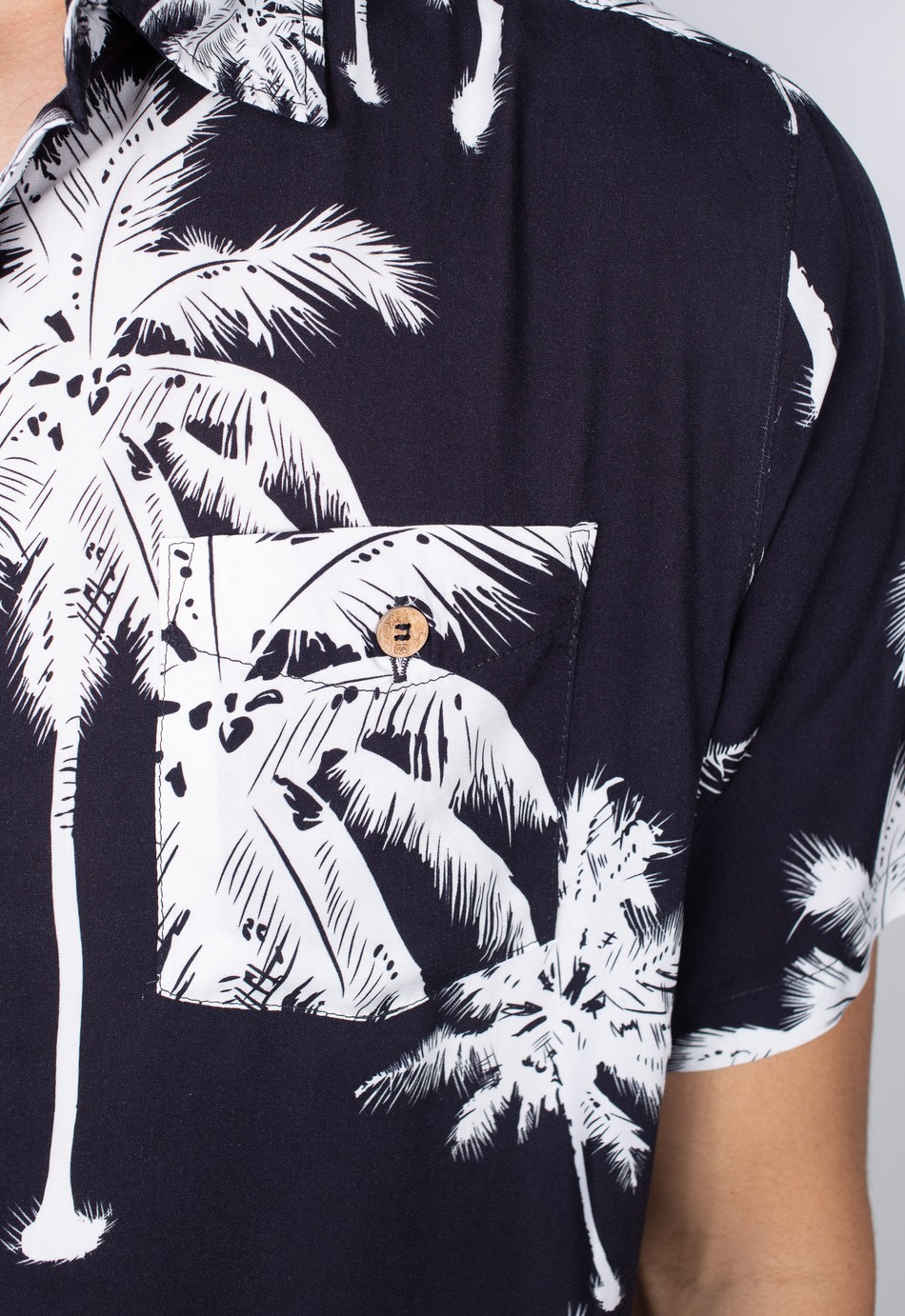 CAMISA OCEANO PALM COLLAB PRESERVING OUR ROOTS