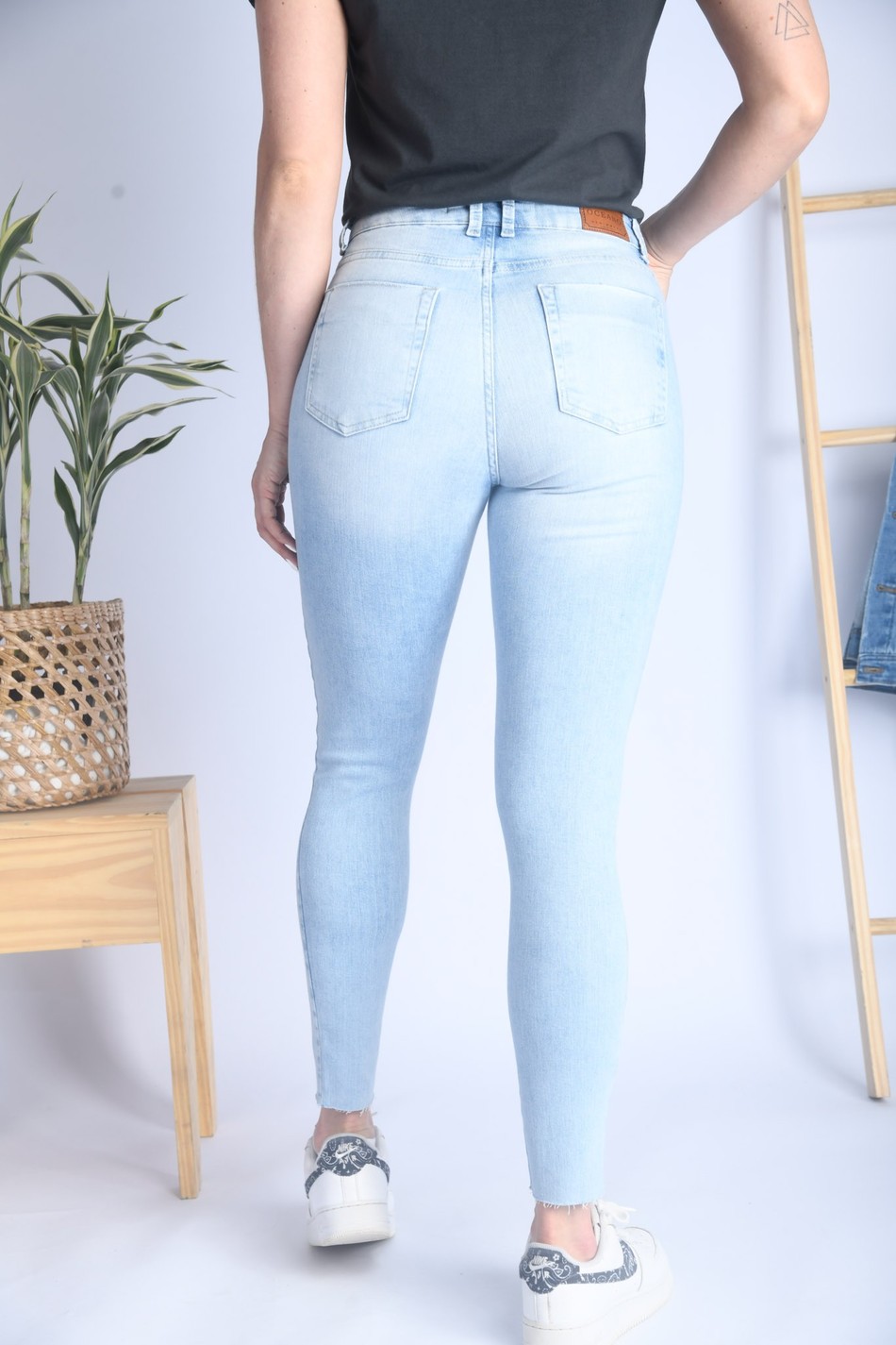 CALÇA JEANS OCEANO CIGARRETE BOMBEI