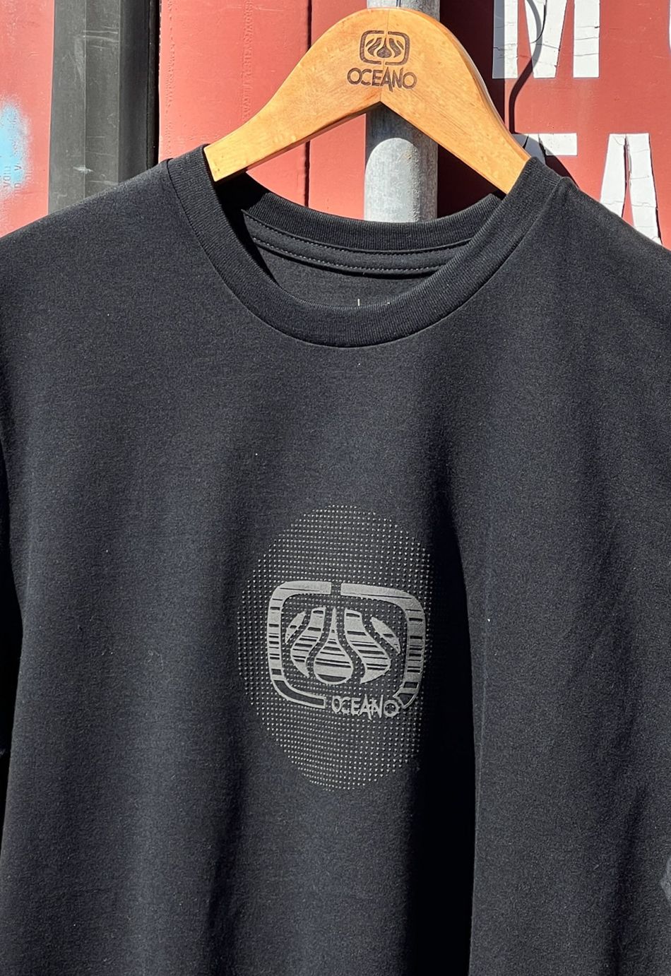 CAMISETA OCEANO RELEVO TECH GOLD
