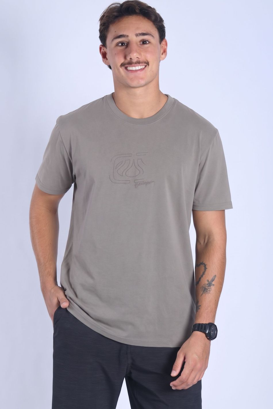 CAMISETA OCEANO RELEVO MALHA CONFORTO