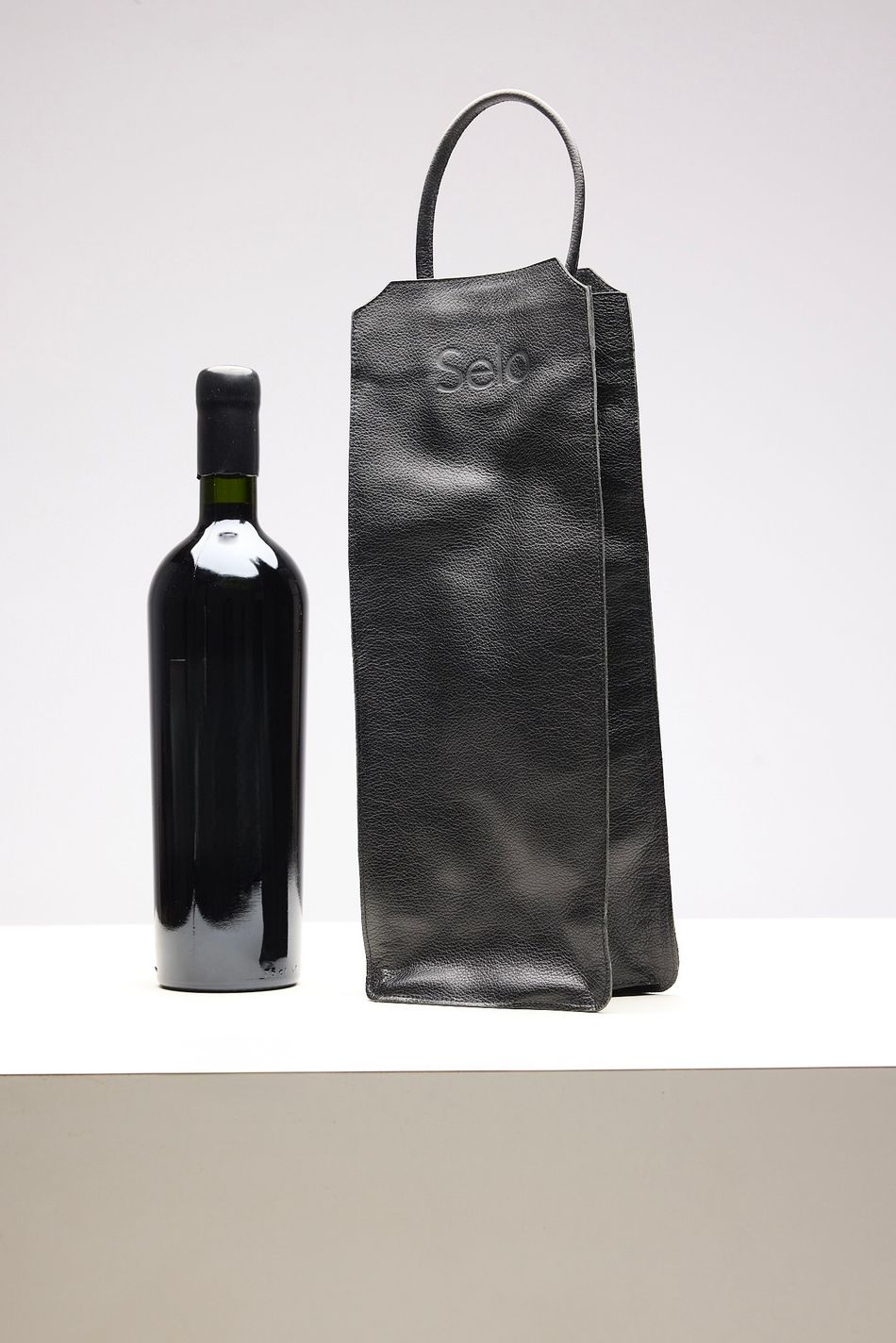 PORTA VINHO PRETO
