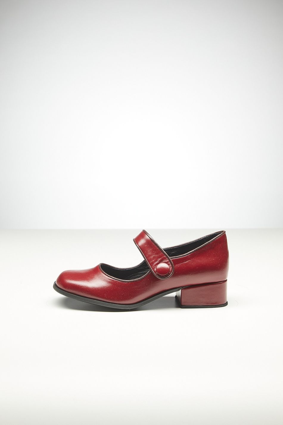 SAPATO OLIVIA  BAIXO VERMELHO