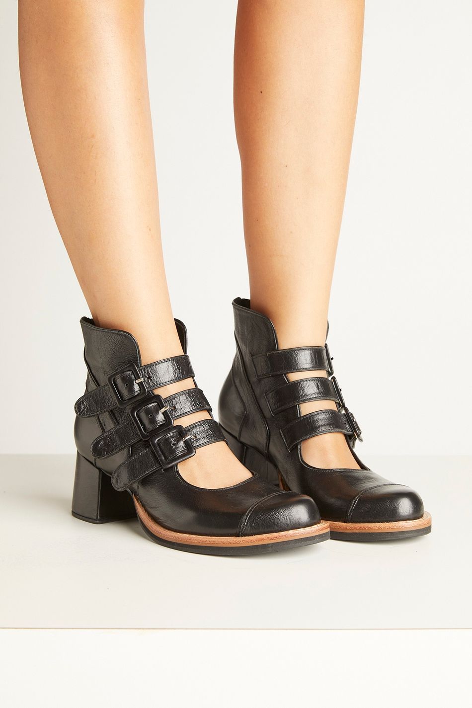 SAPATO  SALTO ALTO PRETO