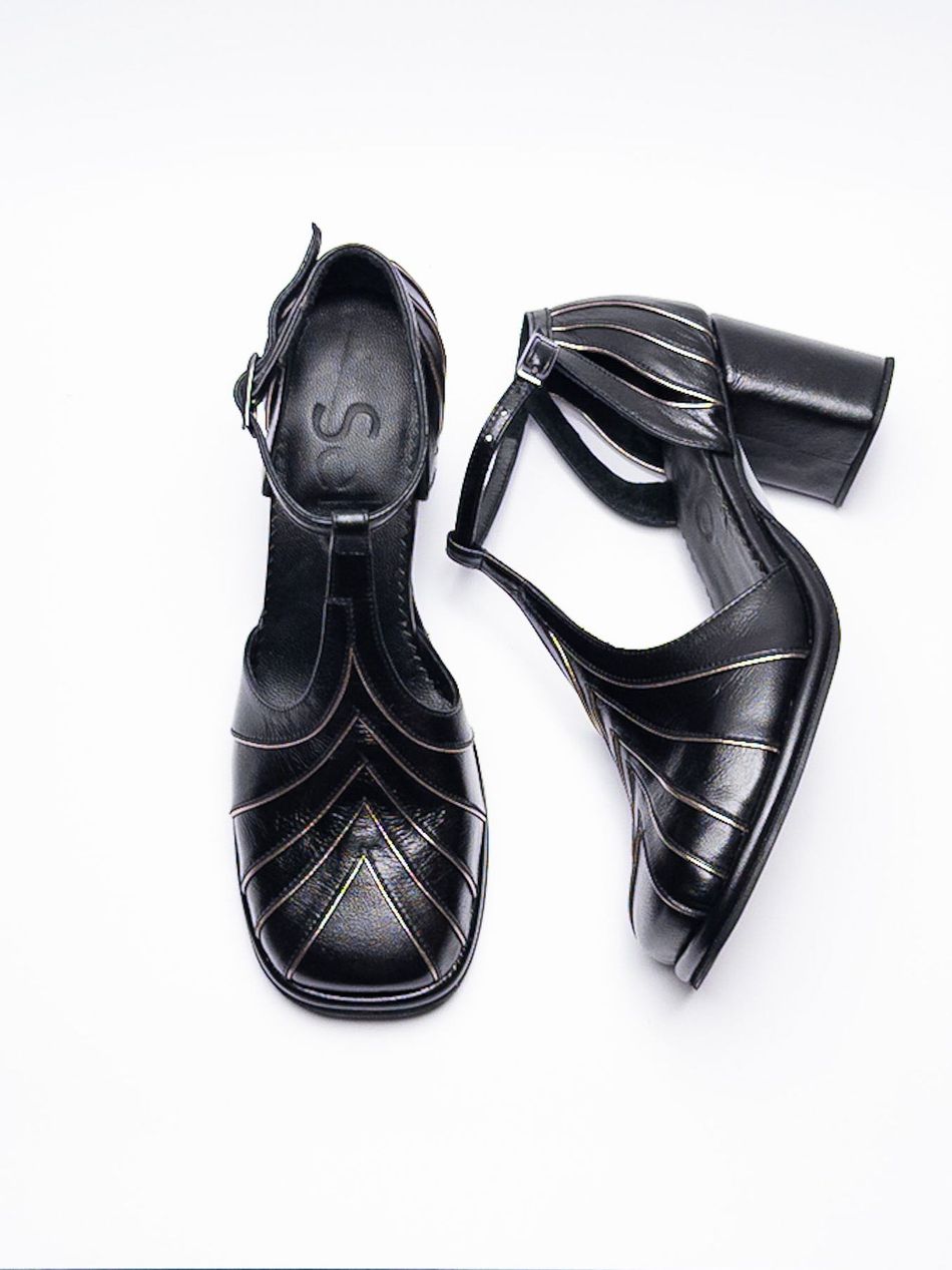 SAPATO SALTO ALTO PRETO BRILHO/OURO LIGHT