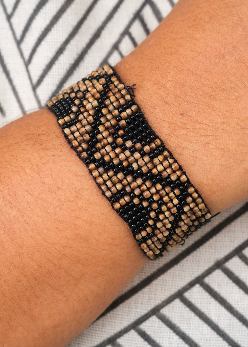 Pulseira de Miçangas e Sementes | Gavião