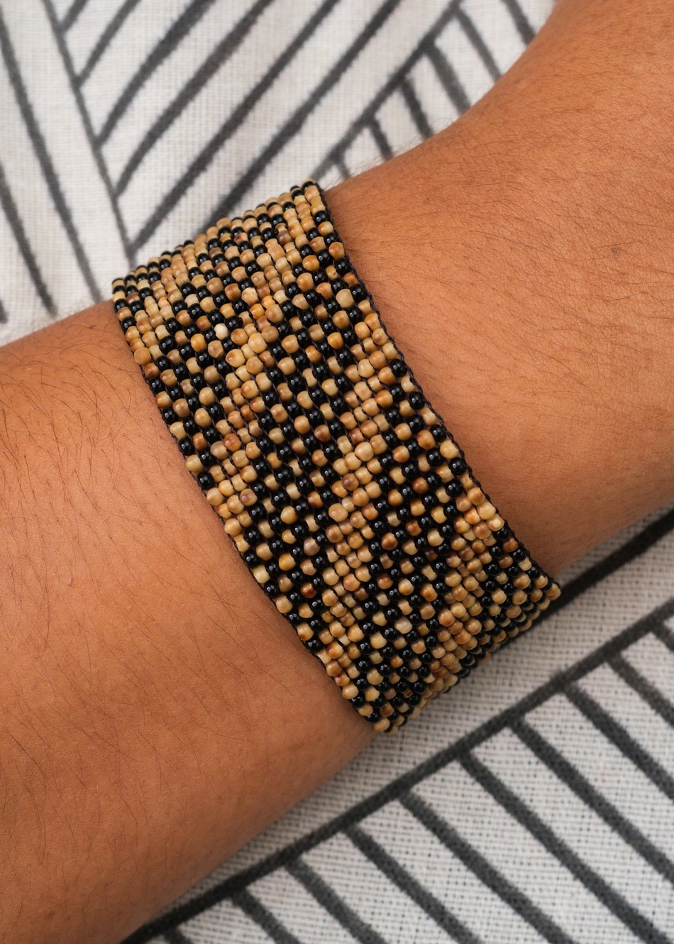 Pulseira de Miçangas e Sementes | Gavião