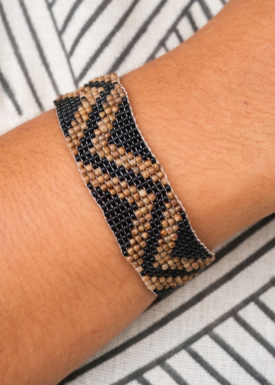 Pulseira de Miçangas e Sementes | Gavião