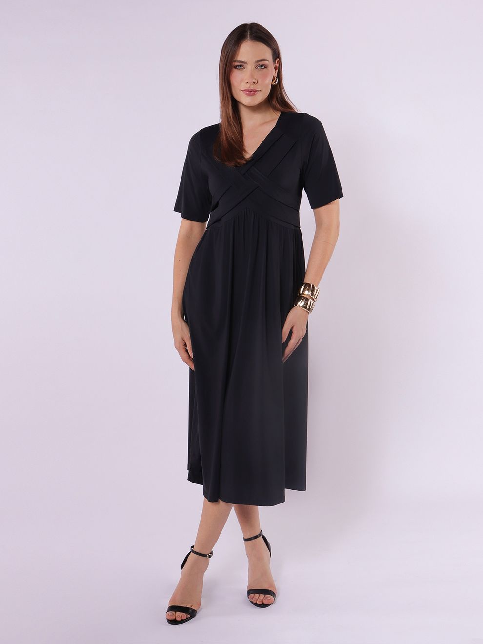 Vestido com Trançado Frontal e Detalhe no Tecido e Bolsos - Preto