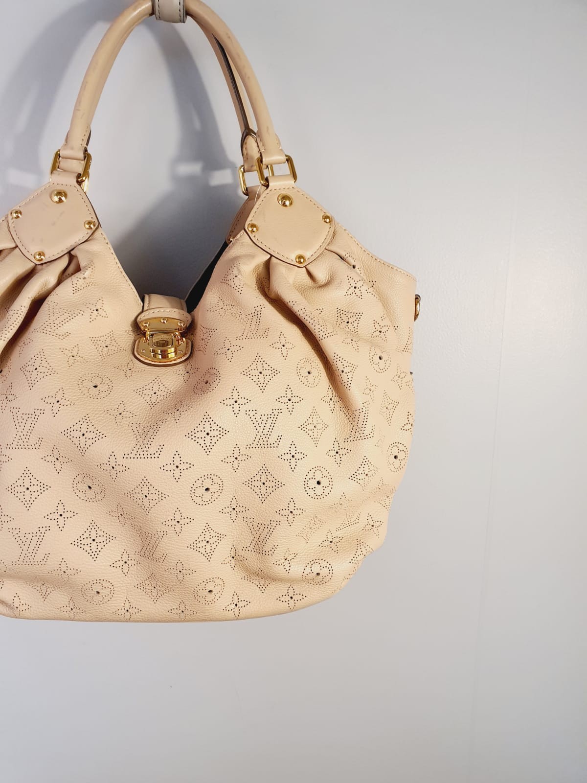 Bolsa Louis Vuitton Mahina Hobo Marrom