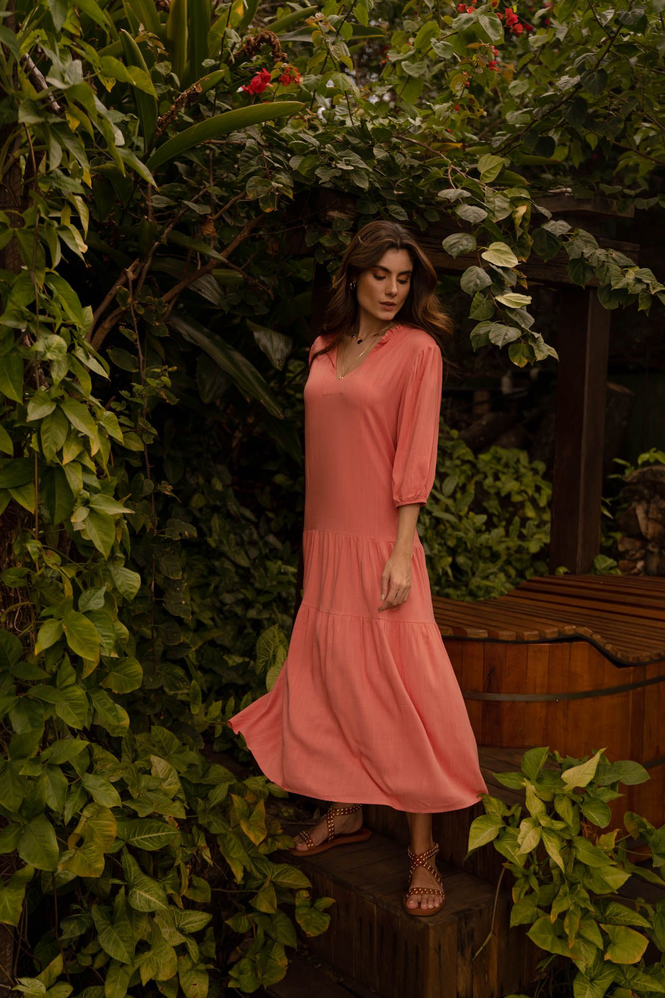 VESTIDO BABADINHO NO DECOTE