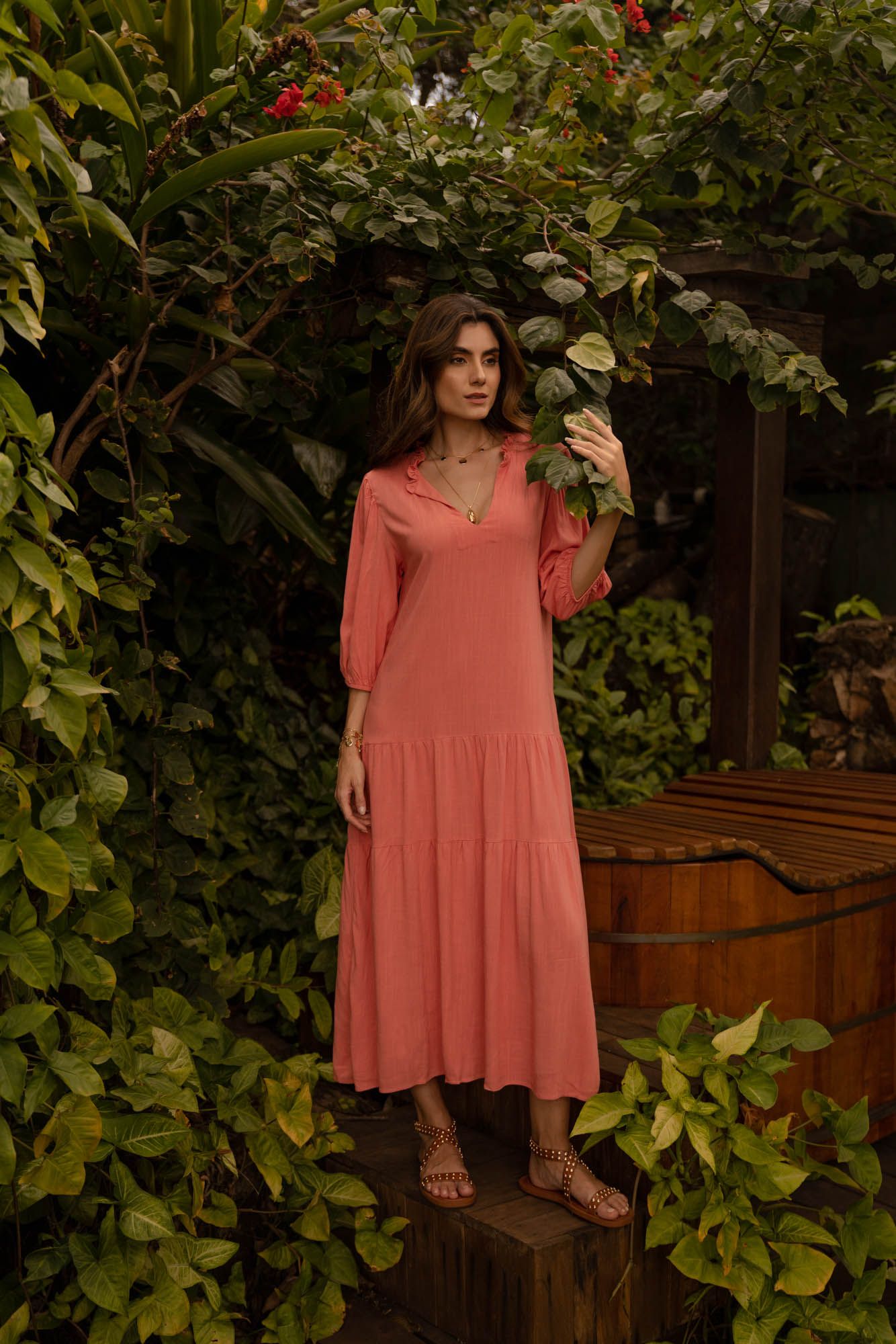 VESTIDO BABADINHO NO DECOTE